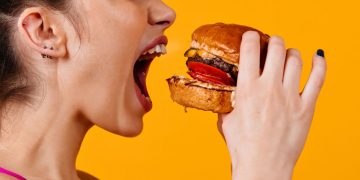 Disturbo da binge – eating: la dipendenza alimentare